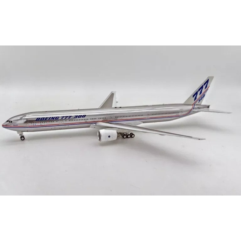 IF773HOUSE-PW-P | InFlight200 1:200 | Boeing 777-300ER P&W Engines N5020K (with stand)