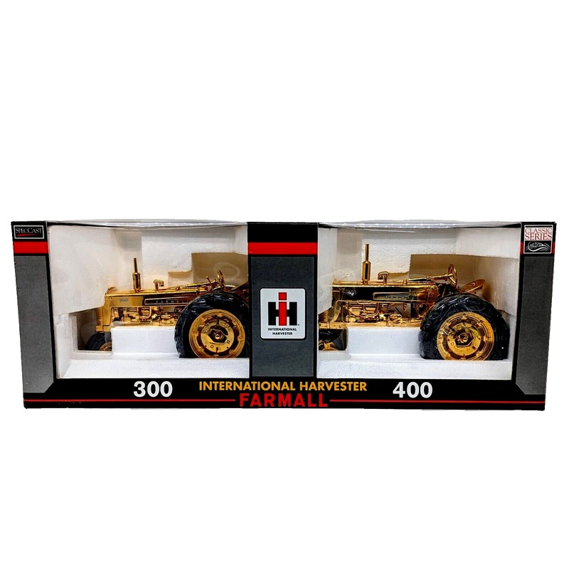 1/16 International Harvester Farmall 300 & 400 Gold 50th Anniversary Tractor Set
