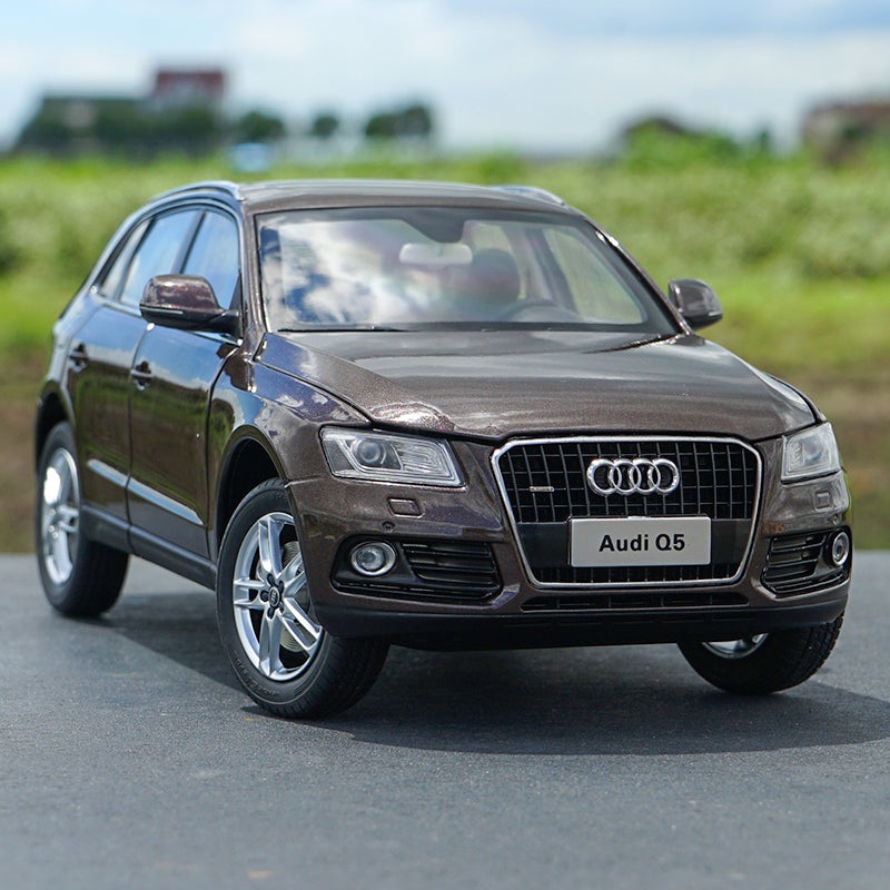 Original Authorized factory 1:18 Audi Q5 New Q5 car model,Classic toy Audi Q5 2015 Versin toy car Models for gift Black