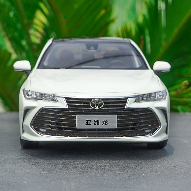 118 TOYOTA AVALON ORIGINAL BLACK CARBON/CRYSTAL BROWN CAR COLLECTION DIECAST DIE-CAST MODEL CARS White