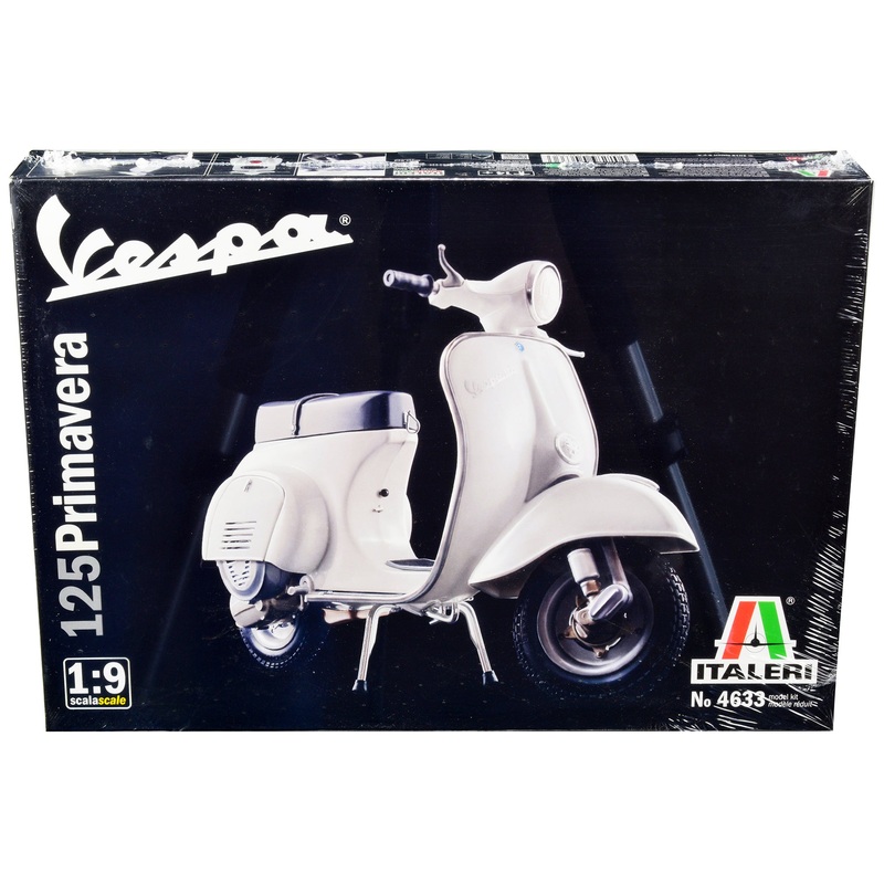 Skill 3 Model Kit Vespa 125 Primavera Scooter 1/9 Scale Model by Italeri