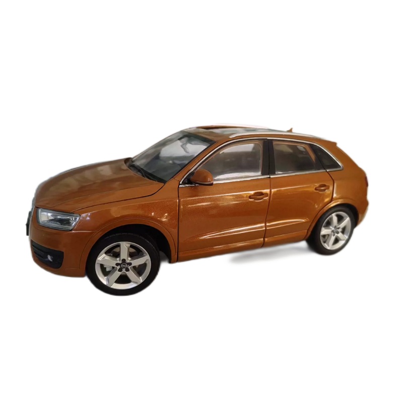 Original factory 1:18 Audi Q3 SUV alloy car model classic toy models for Birthday/christmas gifts, collection Black