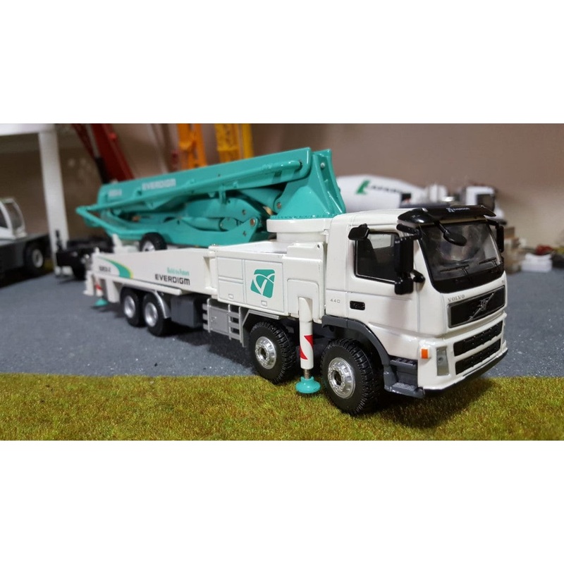 1/50 Scale Model Korea DY (Mercedes-Benz Actros Truck) Concrete Pump Truck Diecast Model