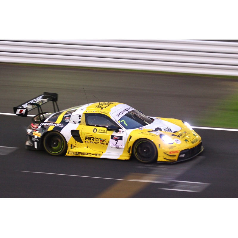 Spark Models Porsche 911 GT3 R (992) No.7 Absolute Racing – 2nd Suzuka 1000km 2025 – L. Vanthoor – K. Estre – P. Pilet 1/43 Scale Model