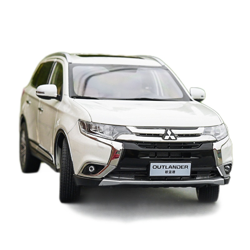 GAC Mitsubishi Outlander SUV die cast car model in scale 1:18 2016 version red/white White