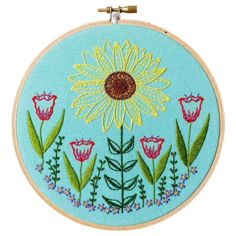 Summer Garden Embroidery Kit DEKSG